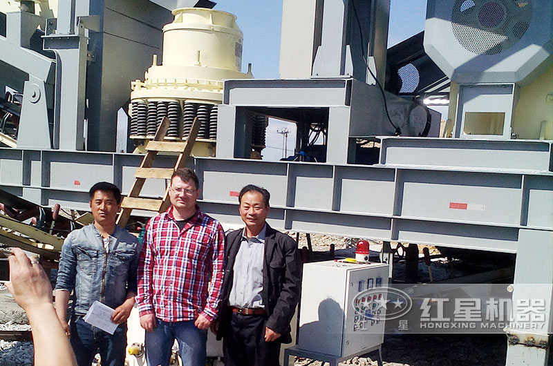 大型移動(dòng)破碎站廠(chǎng)家與德國(guó)用戶(hù)打成友好合作關(guān)系