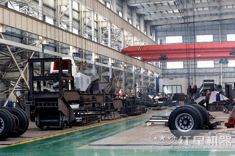 可流動的全自動錘式粉碎機車間生產(chǎn)，工匠精神，性能優(yōu)良