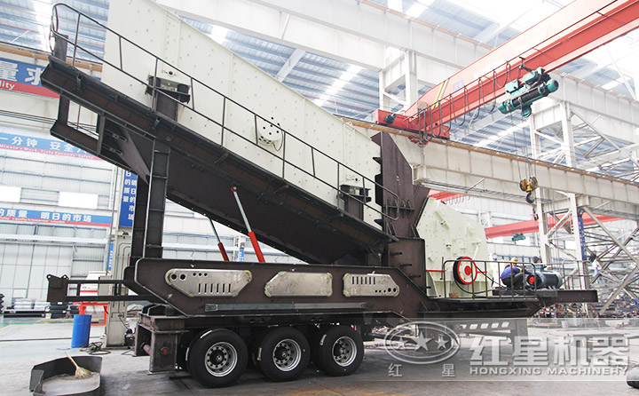 輪胎移動式河卵石破碎設備，中細碎反擊破+篩分一體機，效能高節能、綠色環保 