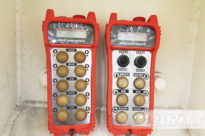 可遙控智能操作的大型柴油流動打石子機(jī)