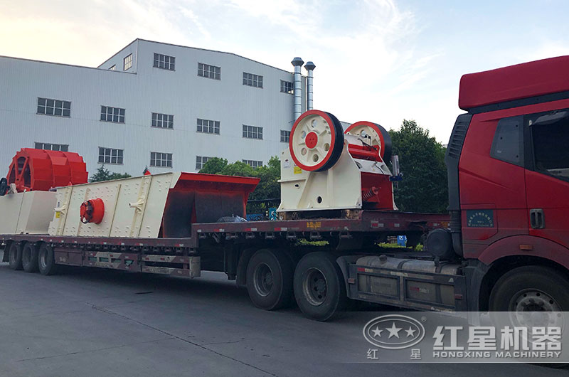 沙石破碎機成套設備陸續(xù)發(fā)貨中 沙石破碎機成套設備陸續(xù)發(fā)貨中