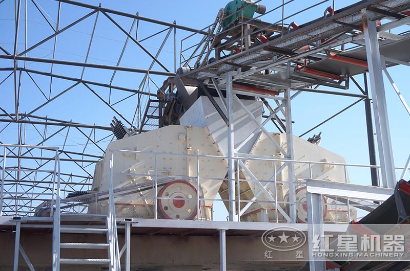 反擊式破碎機作業圖 反擊式破碎機作業圖