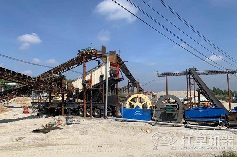 移動制砂機作業(yè)現(xiàn)場圖 移動制砂機作業(yè)現(xiàn)場圖