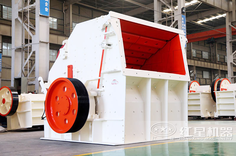 反擊式石子粉碎機圖片，出料粒形呈立方體狀