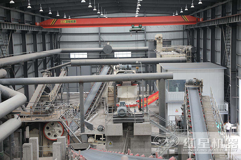 花崗巖破碎生產(chǎn)現(xiàn)場 花崗巖破碎生產(chǎn)現(xiàn)場