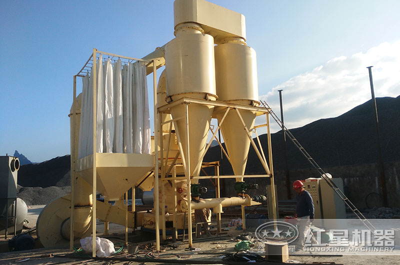 江蘇客戶歐版磨粉機(jī)工作現(xiàn)場 江蘇客戶歐版磨粉機(jī)工作現(xiàn)場