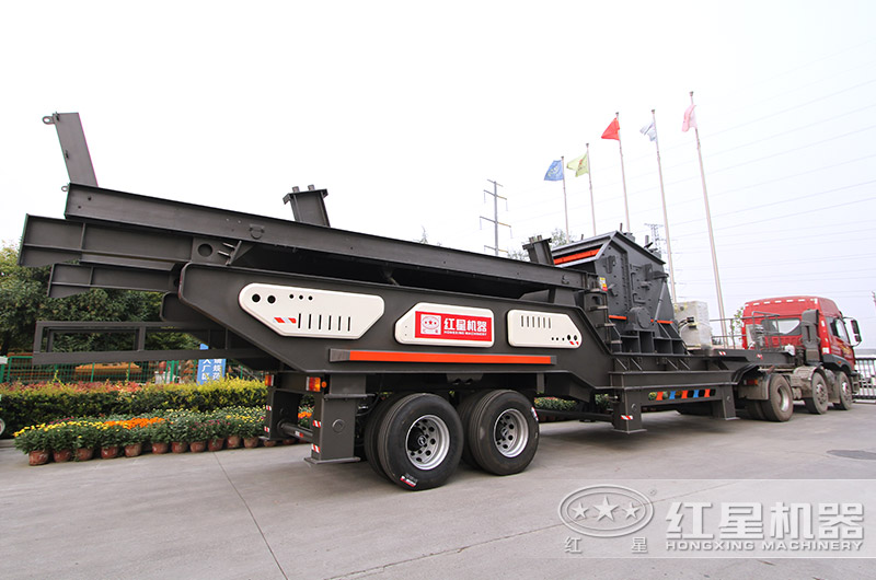 移動(dòng)破石子機(jī)設(shè)備直接開往客戶現(xiàn)場 移動(dòng)破石子機(jī)設(shè)備直接開往客戶現(xiàn)場