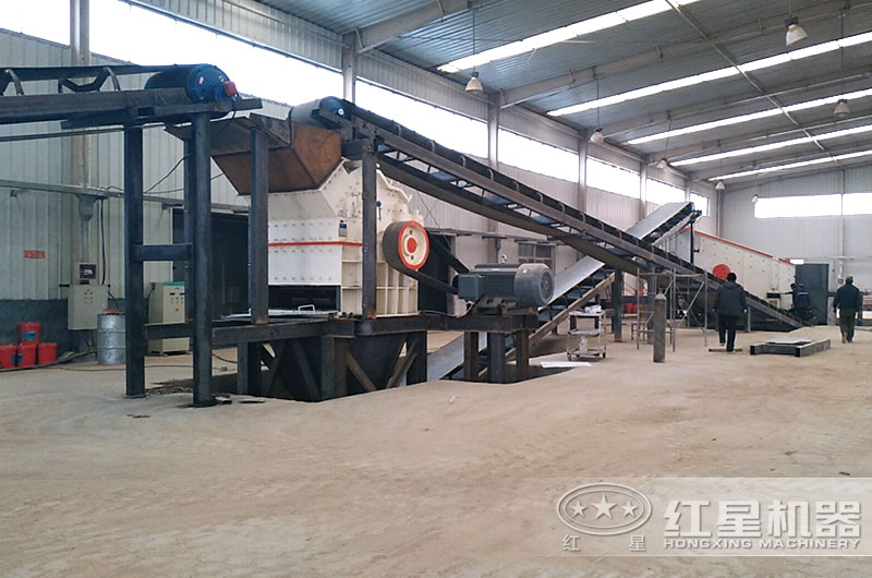 細(xì)碎機(jī)制沙現(xiàn)場 細(xì)碎機(jī)制沙現(xiàn)場