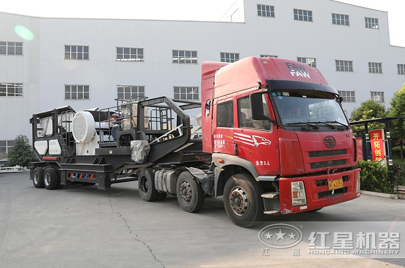 移動型混凝土塊兒破碎機設(shè)備發(fā)貨 移動型混凝土塊兒破碎機設(shè)備發(fā)貨