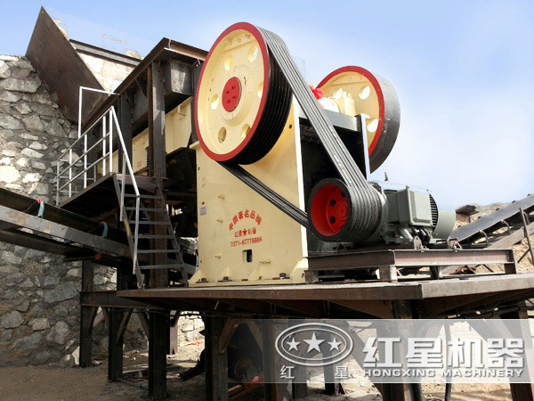 破碎機(jī)工作現(xiàn)場(chǎng)圖片 破碎機(jī)工作現(xiàn)場(chǎng)圖片