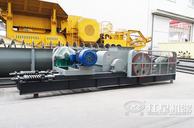 透輝石對輥式破碎機(jī) 透輝石對輥式破碎機(jī)