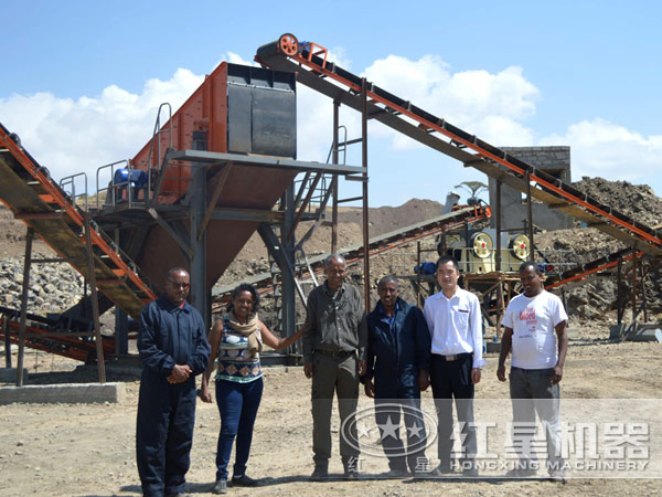 100tph機(jī)制砂機(jī)器客戶現(xiàn)場 100tph機(jī)制砂機(jī)器客戶現(xiàn)場