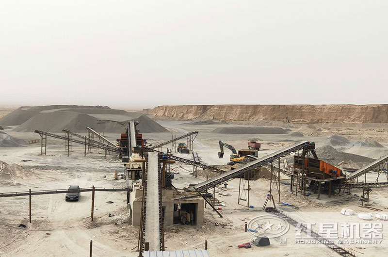 石子加工生產(chǎn)現(xiàn)場 石子加工生產(chǎn)現(xiàn)場