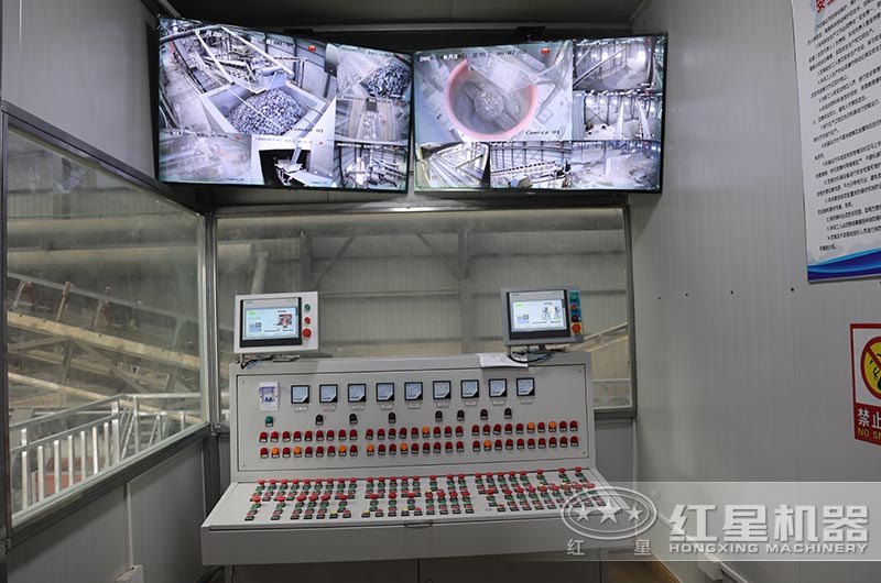 圓錐破碎機監(jiān)控室